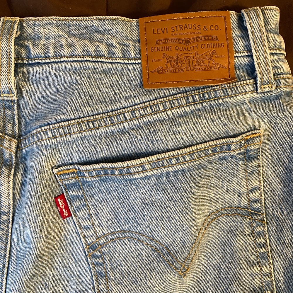 Levi’s wedgie straight womens jean size 29 light wash